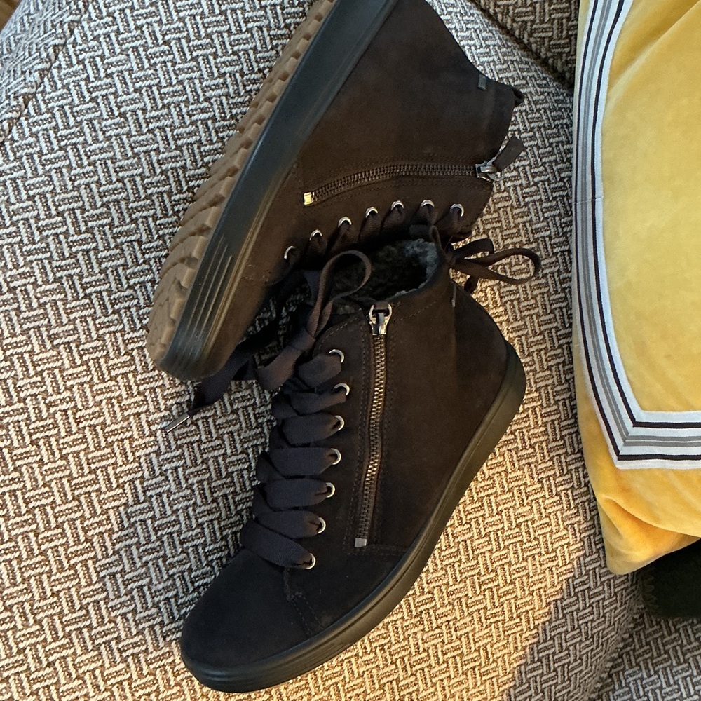 NWOT Ecco Brown Side Zip Up Waterproof Wool Bootie